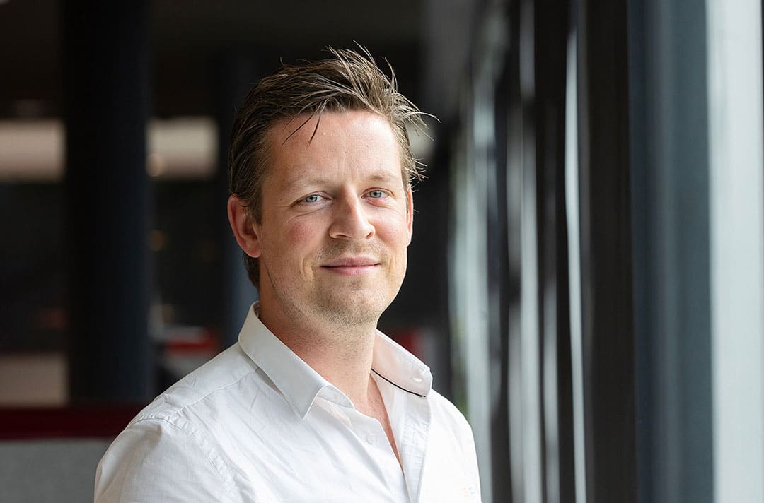 Bart Sanders from research to manufacturing in a GMP cleanroom